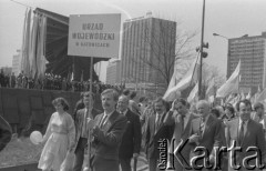 1.05.1986, Katowice, Polska.
Pracownicy Urzędu Wojewódzkiego w pochodzie pierwszomajowym.
Fot. Kazimierz Seko, zbiory Ośrodka KARTA