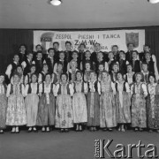 lata 60-te, Kozłowa Góra k/Piekar Śląskich, Polska.
Chór Zespołu Pieśni i Tańca ZMW Kozłowa Góra.
Fot. Kazimierz Seko, zbiory Ośrodka KARTA.