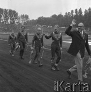 Lata70-te, Rybnik, woj. Katowice, Polska.
Drużynowe Mistrzostwa Świata na Żużlu, zawodnicy zwycięskiej drużyny.
Fot. Kazimierz Seko, zbiory Ośrodka KARTA