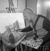 ok. 1970, Śląsk, Polska.
Weteran Powstań Śląskich, artysta malarz Juliusz Marcisz, podczas pracy nad kolejnym obrazem.
Fot. Kazimierz Seko, zbiory Ośrodka KARTA