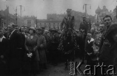20.06.1922, Katowice, Polska.
Przejmowanie terenów plebiscytowych przez Wojsko Polskie, w środku na koniu gen. Stanisław Szeptycki.
Fot. NN, reprodukcja Kazimierz Seko, udostępniła Barbara Karwat-Seko.
