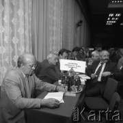 Sierpien 1985, Katowice, Polska.
Uczestnicy plenum wyborczego w Komitecie Wojewódzkim PZPR na sali obrad.
Fot. Kazimierz Seko, zbiory Ośrodka KARTA
