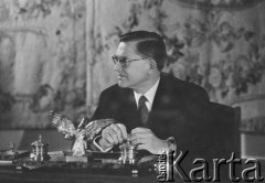 lata 60-te, brak miejsca, Polska.
Aleksander Zawadzki, w latach 1952-1964 Przewodniczący Rady Państwa.
Fot. NN, reprodukcja Kazimierz Seko, zbiory Ośrodka KARTA.