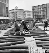 7.10.1969, Warszawa, Polska.
Przebudowa ronda na skrzyżowaniu Alej Jerozolimskich i Marszałkowskiej, z lewej fragment Rotundy.
Fot. Jarosław Tarań, zbiory Ośrodka KARTA [69-457]
 
