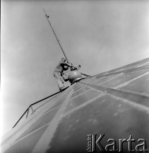 Wrzesień 1962, Warszawa, Polska.
Remont kopuły na gmachu Sejmu przy ul. Wiejskiej.
Fot. Jarosław Tarań, zbiory Ośrodka KARTA [62-03]

