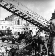 Wrzesień 1962, Wilanów, Polska.
Prace przy odbudowie Pałacu w Wilanowie.
Fot. Jarosław Tarań, zbiory Ośrodka KARTA [62-02]

