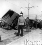 15.09.1962, Warszawa, Polska.
Wypadek drogowy na ul. Nowotki.
Fot. Jarosław Tarań, zbiory Ośrodka KARTA [62-72]


