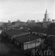 Listopad 1968, Warszawa, Polska.
Prawdopodobnie zabudowania przemysłowe położone na południe od ulicy Żelaznej. W tle widoczny Pałac Kultury i Nauki przy Placu Defilad.
Fot. Jarosław Tarań, zbiory Ośrodka KARTA