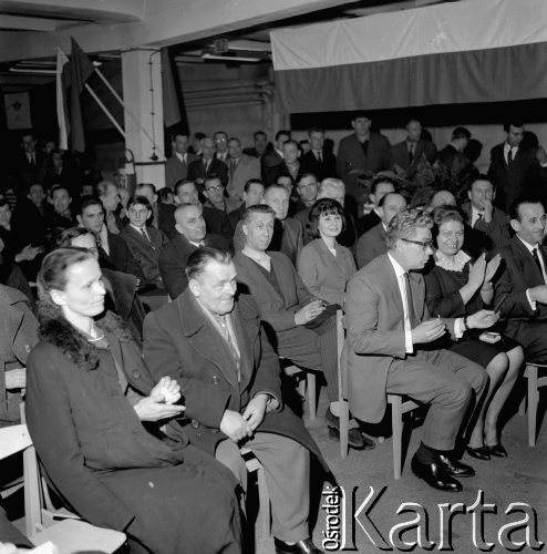 22.04.1965, Warszawa, Polska.
Dzień Transportowca, wręczanie odznaczeń.
Fot. Jarosław Tarań, zbiory Ośrodka KARTA [65-124]
 
