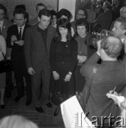 15.03.1965, Warszawa, Polska.
VII Konkurs Chopinowski, laureaci - Marta Argerich i Artur Morcira.
Fot. Jarosław Tarań, zbiory Ośrodka KARTA [65-85]
 
