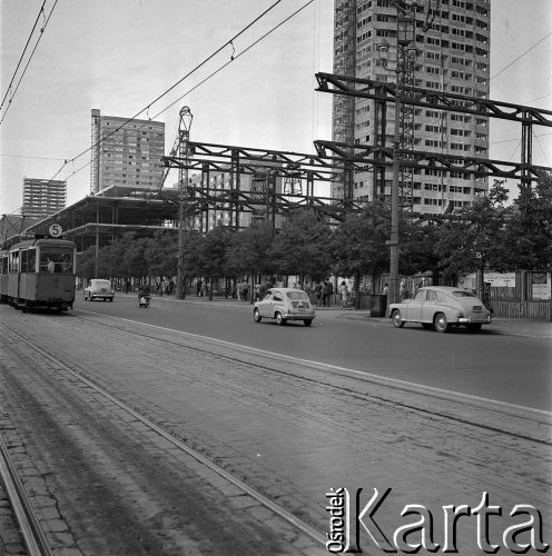 16.09.1965, Warszawa, Polska.
Budowa Domów Towarowych Centrum.
Fot. Jarosław Tarań, zbiory Ośrodka KARTA [65-102]
 
