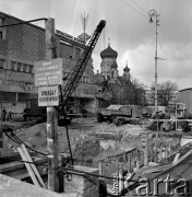 23.03.1966, Warszawa, Polska.
Budowa przejścia podziemnego pod ulicą Targową na Pradze. W tle cerkiew prawosławna.
Fot. Jarosław Tarań, zbiory Ośrodka KARTA [66-87]
 
