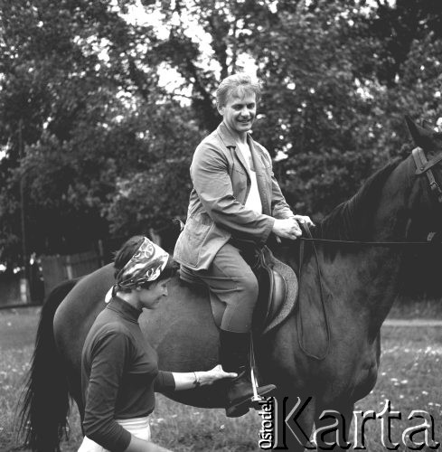 05.08.1967, Warszawa, Polska.
Tadeusz Łomnicki przygotowujący się do roli w filmie 