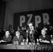 24.10.1968, Warszawa, Polska.
V Zjazd Polskiej Zjednoczonej Partii Robotniczej. Za stołem prezydialnym, drugi od lewej I Sekretarz KC PZPR Władysław Gomułka.
Fot. Jarosław Tarań, zbiory Ośrodka KARTA [68-241]
 
