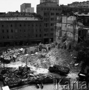 06.06.1968, Warszawa, Polska.
Wyburzanie kamienicy w Śródmieściu.
Fot. Jarosław Tarań, zbiory Ośrodka KARTA [68-301]
 
