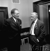 19-20.09.1969, Warszawa, Polska.
Mieczysław Moczar [z lewej] podczas kongresu Związku Bojowników o Wolność i Demokrację.
Fot. Jarosław Tarań, zbiory Ośrodka KARTA [69-13]
 

