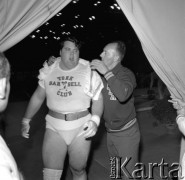 20-28.09.1969, Warszawa, Polska.
Podnoszenie ciężarów - Mistrzostwa Europy i Świata, ciężarowiec amerykański Dube.
Fot. Jarosław Tarań, zbiory Ośrodka KARTA [69-50]
 
