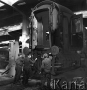 11.09.1969, Warszawa, Polska.
Warsztaty Naprawcze Taboru Kolejowego.
Fot. Jarosław Tarań, zbiory Ośrodka KARTA [69-55]
 
