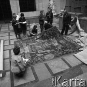 14.08.1969, Warszawa, Polska.
Muzeum Narodowe, najcenniejsze zbiory muzealne wyjeżdżają na zagraniczną ekspozycję.
Fot. Jarosław Tarań, zbiory Ośrodka KARTA [69-152]
 
