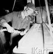 1.12.1969, Szaflary, Polska
Wytwórnia nart.
Fot. Jarosław Tarań, zbiory Ośrodka KARTA [69-388]
 
