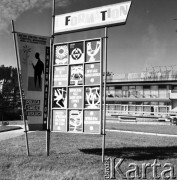 18.10.1969, Krynica Zdrój, Polska
Rablica informacyjna Miejskiego Ośrodka Sportu Turystyki i Wypoczynku, w tle dom wczasowy.
Fot. Jarosław Tarań, zbiory Ośrodka KARTA [69-432]
 
