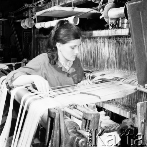 23.03.1970, Bielsko- Biała, Polska
 Zakład produkujący tkaniny wełniane.
 Fot. Jarosław Tarań, zbiory Ośrodka KARTA [70-38]
   
