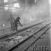 9.10.1970, Wałbrzych, Polska
 Pracownicy Zakładu Koksochemicznego II.
 Fot. Jarosław Tarań, zbiory Ośrodka KARTA [70-165]
   
