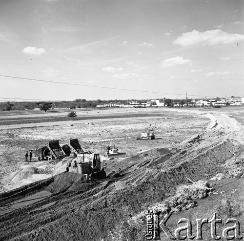 Sierpień 1970, Warszawa, Polska.
 Budowa obwodnicy warszawskiej.
 Fot. Jarosław Tarań, zbiory Ośrodka KARTA [70-186]
   
