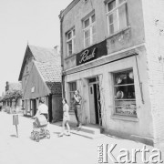 Czerwiec 1970, Jurata, Polska
 Oczekiwanie na prasę przed punktem 