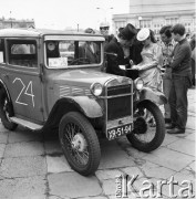 13.09.1970, Warszawa, Polska.
 Rajd starych samochodów.
 Fot. Jarosław Tarań, zbiory Ośrodka KARTA [70-246]
   
