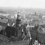 07.04.1970, Wrocław, Polska
 Panorama miasta, widok z wieży kościoła św. Elżbiety. 
 Fot. Jarosław Tarań, zbiory Ośrodka KARTA [70-290]
   
