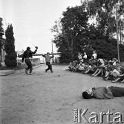 Lipiec 1970, Sanniki, Polska
 Pałacyk w Sannikach, 