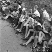 Lipiec 1970, Sanniki, Polska
 Pałacyk w Sannikach, 