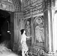 31.07.1971, Malbork, Polska
 Zamek Krzyżacki - portal.
 Fot. Jarosław Tarań, zbiory Ośrodka KARTA [71-17]
   
