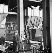 29.01.1971, Warszawa - Żerań, Polska.
Elektrociepłownia, budowa kolejnego pieca.
Fot. Jarosław Tarań, zbiory Ośrodka KARTA [71-13]
 
