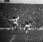 11.10.1971,Warszawa, Polska.
 Mecz Polska - NRF na Stadionie Dziesięciolecia.
 Fot. Jarosław Tarań, zbiory Ośrodka KARTA [71-78]
   

