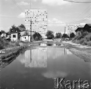 27.06.1971, Warszawa, Polska.
Baraki między Aleją Niepodległości a Polną, w tle akademik 