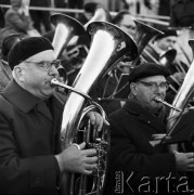 17.10.1971, Warszawa, Polska.
Amatorska orkiestra dęta, sekcja puzonów.
Fot. Jarosław Tarań, zbiory Ośrodka KARTA [71-172]
 
