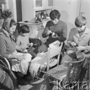 27.03.1972, Kadzidło okolice, Kurpie, Polska
Kurpiowskie pisanki.
Fot. Jarosław Tarań, zbiory Ośrodka KARTA [72-187]
 
