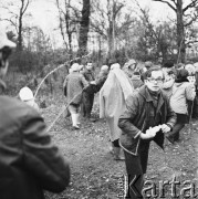 3.04.1972, Warszawa okolice, Polska.
Śmingus-dyngus z 