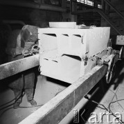 17.03.1972, Warszawa, Polska.
Fabryka Domów, prefabrykaty.
Fot. Jarosław Tarań, zbiory Ośrodka KARTA [72-49]
 
