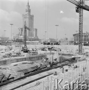 9.05.1972, Warszawa, Polska.
Budowa Inter Hotelu, w tle Pałac Kultury i Nauki, z prawej Rotunda.
Fot. Jarosław Tarań, zbiory Ośrodka KARTA [72-27]
 

