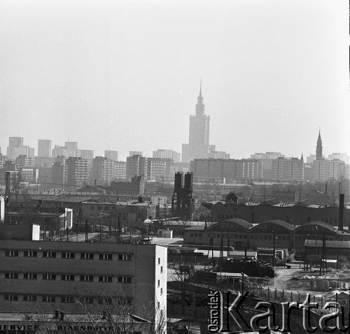 27.03.1972, Warszawa, Polska.
Panorama miasta. W tle Pałac Kultury i Nauki. 
Fot. Jarosław Tarań, zbiory Ośrodka KARTA [72-33]
 
