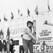 28.06.1972, Warszawa, Polska.
Memoriał Kusocińskiego - Władysław Komar, reprezentant Polski w pchnięciu kulą.
Fot. Jarosław Tarań, zbiory Ośrodka KARTA [72-62]
 
