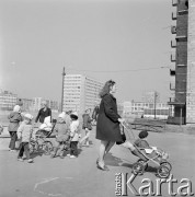 18.03.1972, Warszawa - Piaski, Polska
Osiedle Rudawka, przyszła ulica Broniewskiego.
Fot. Jarosław Tarań, zbiory Ośrodka KARTA [72-179]
 
