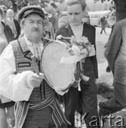 28.05.1972, Warszawa, Polska.
 Parada uczestników Cepeliady.
 Fot. Jarosław Tarań, zbiory Ośrodka KARTA [72-173]
   
