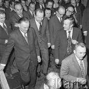 16.03.1973, Warszawa, Polska.
 Konferencja Polskiej Zjednoczonej Partii Robotniczej, z lewej idzie premier rządu Piotr Jaroszewicz, za nim I sekretarz PZPR Józef Kępa.
 Fot. Jarosław Tarań, zbiory Ośrodka KARTA [73-62]
   
