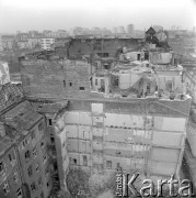 19.10.1973, Warszawa, Polska.
Budowa Dworca Centralnego. Rozbiórka kamienicy w Alejach Jerozolimskich.
Fot. Jarosław Tarań, zbiory Ośrodka KARTA [73-214]
 
