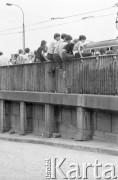 4.07.1973, Warszawa, Polska.
 Trasa W-Z, przystanek tramwajowy.
 Fot. Jarosław Tarań, zbiory Ośrodka KARTA [73-123]
   
