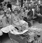 10.06.1973, Żywiec, Polska
 Dni Żywca, młodzież uczestnicząca w paradzie.
 Fot. Jarosław Tarań, zbiory Ośrodka KARTA [73-142]
   
